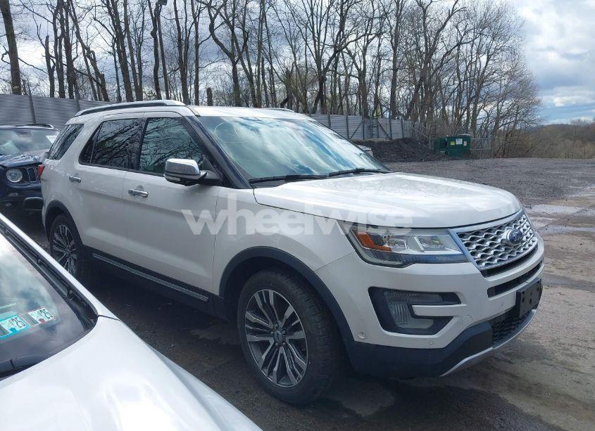 2016 Ford Explorer PLATINUM (VIN 1FM5K8HT1GGA69550) main photo