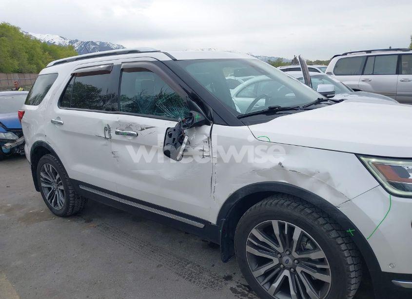 Photo 6 of 2018 Ford Explorer PLATINUM (VIN 1FM5K8HT1JGA62332)