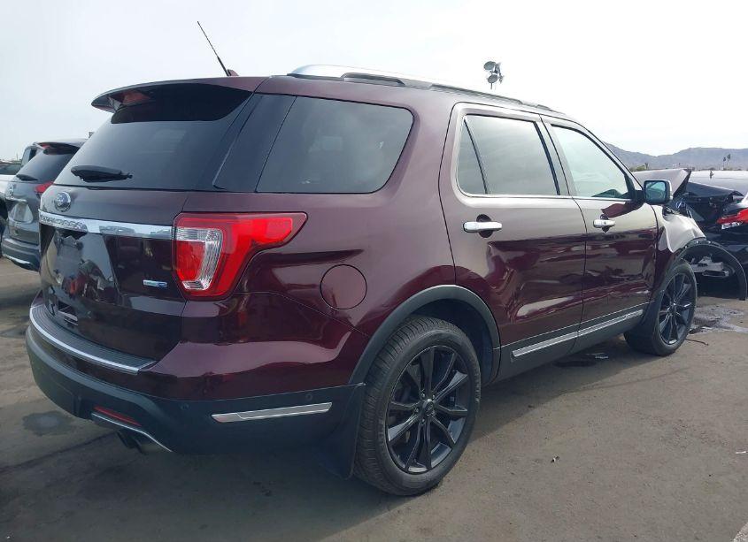 Photo 4 of 2018 Ford Explorer PLATINUM (VIN 1FM5K8HT1JGB10010)