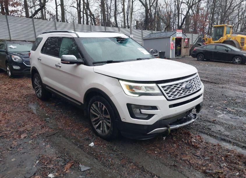 2017 Ford Explorer PLATINUM (VIN 1FM5K8HT2HGA09312) main photo