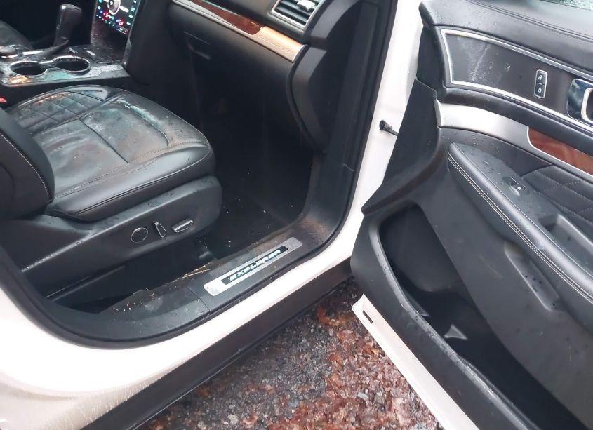 Photo 5 of 2017 Ford Explorer PLATINUM (VIN 1FM5K8HT2HGA09312)