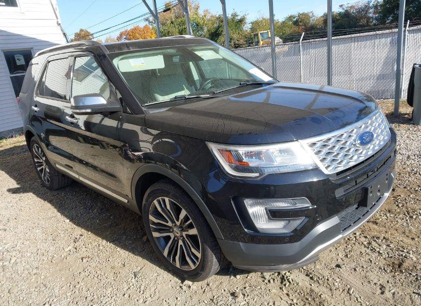 2017 Ford Explorer PLATINUM (VIN 1FM5K8HT2HGE07619) main photo