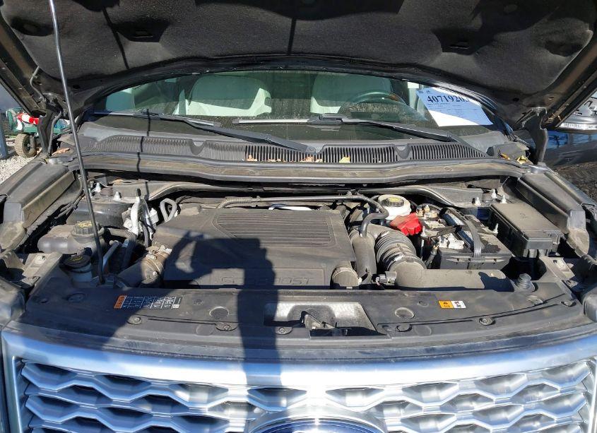 Photo 10 of 2017 Ford Explorer PLATINUM (VIN 1FM5K8HT2HGE07619)