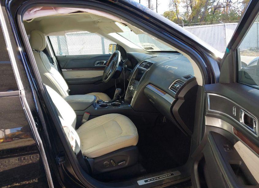 Photo 5 of 2017 Ford Explorer PLATINUM (VIN 1FM5K8HT2HGE07619)