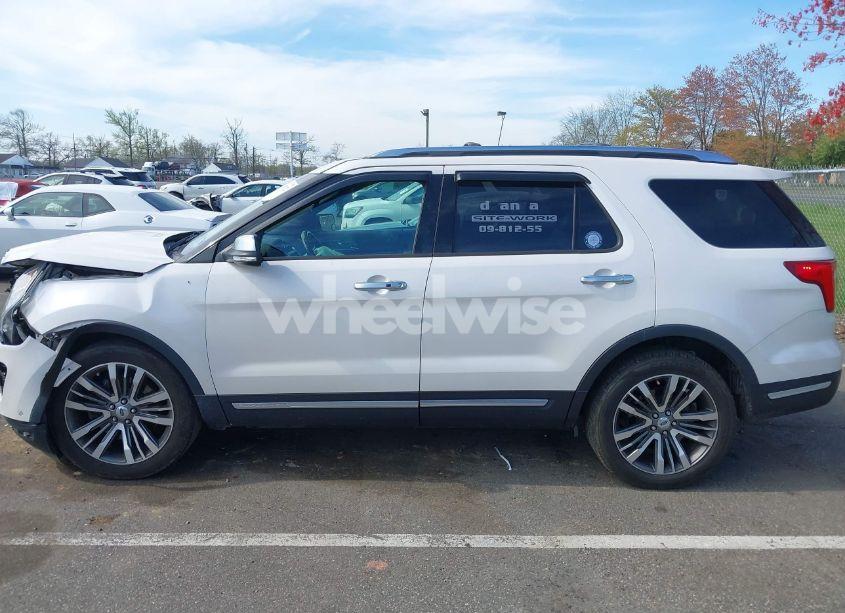 Photo 14 of 2018 Ford Explorer PLATINUM (VIN 1FM5K8HT2JGA33552)