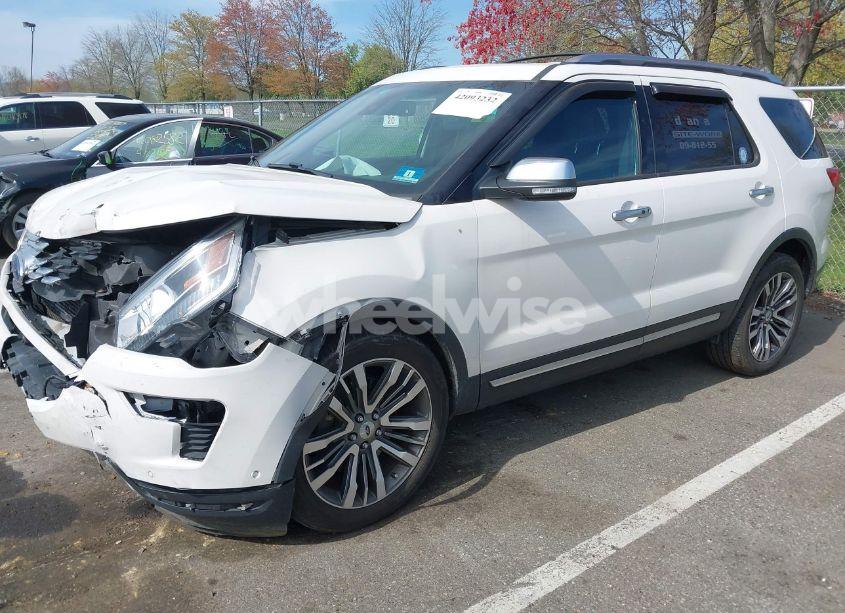 Photo 2 of 2018 Ford Explorer PLATINUM (VIN 1FM5K8HT2JGA33552)