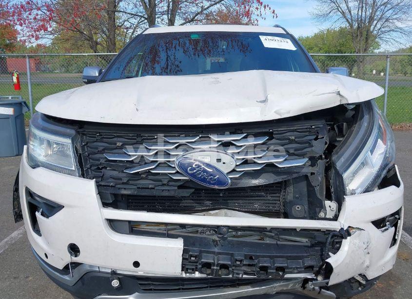 Photo 6 of 2018 Ford Explorer PLATINUM (VIN 1FM5K8HT2JGA33552)