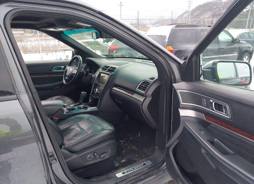 Photo 5 of 2016 Ford Explorer PLATINUM (VIN 1FM5K8HT3GGC55896)