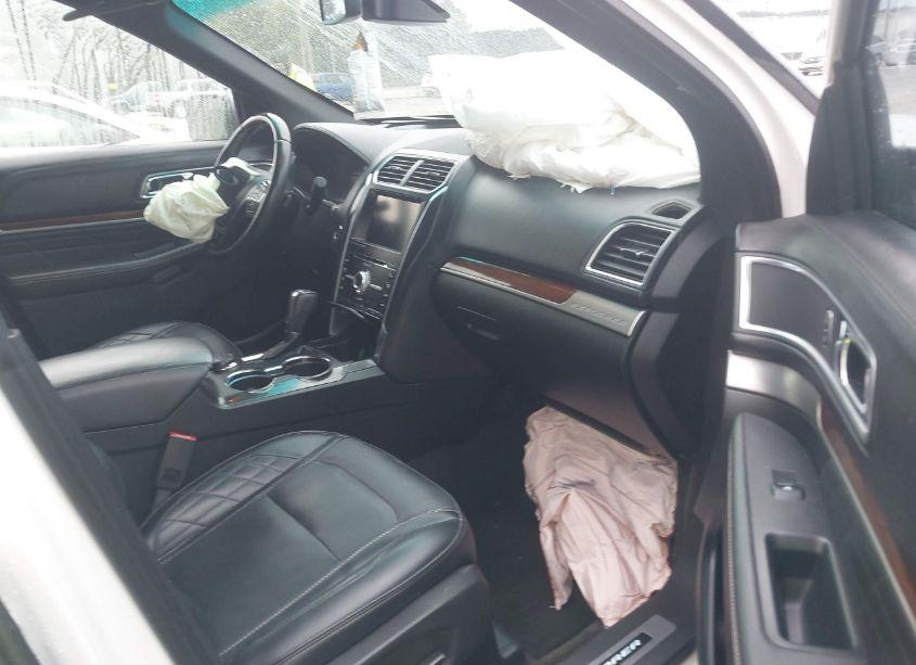 Photo 5 of 2016 Ford Explorer PLATINUM (VIN 1FM5K8HT3GGC65893)