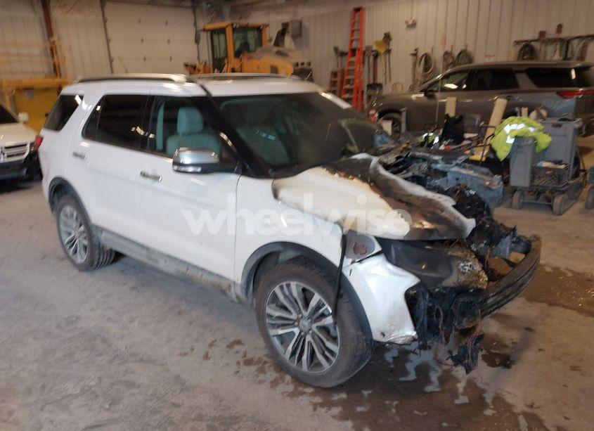 2019 Ford Explorer PLATINUM (VIN 1FM5K8HT3KGA95592) main photo