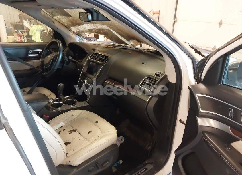 Photo 5 of 2019 Ford Explorer PLATINUM (VIN 1FM5K8HT3KGA95592)