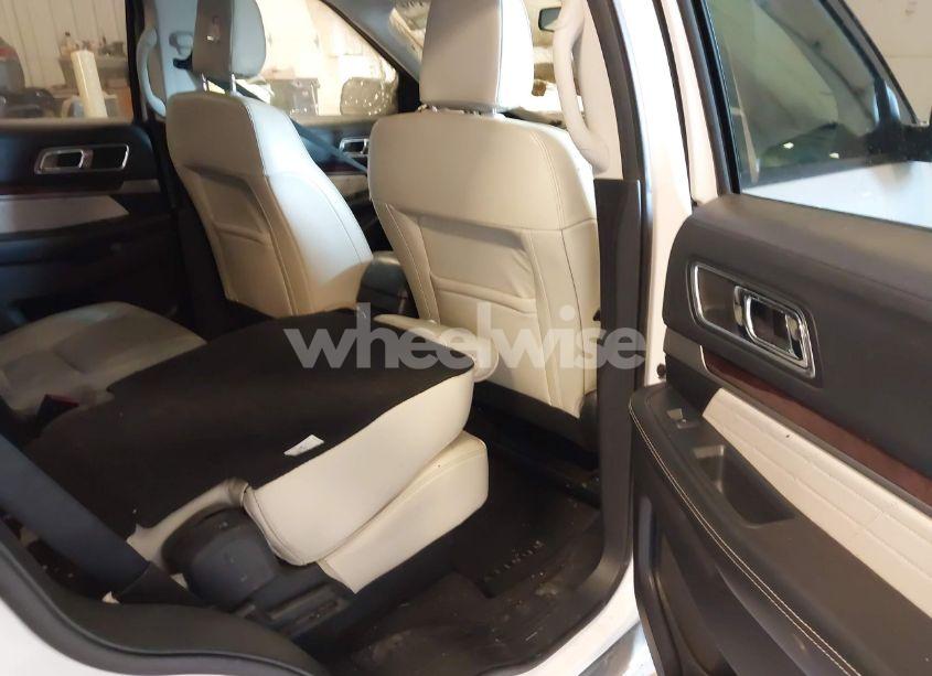 Photo 8 of 2019 Ford Explorer PLATINUM (VIN 1FM5K8HT3KGA95592)