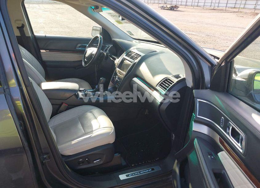 Photo 5 of 2017 Ford Explorer PLATINUM (VIN 1FM5K8HT4HGA07805)