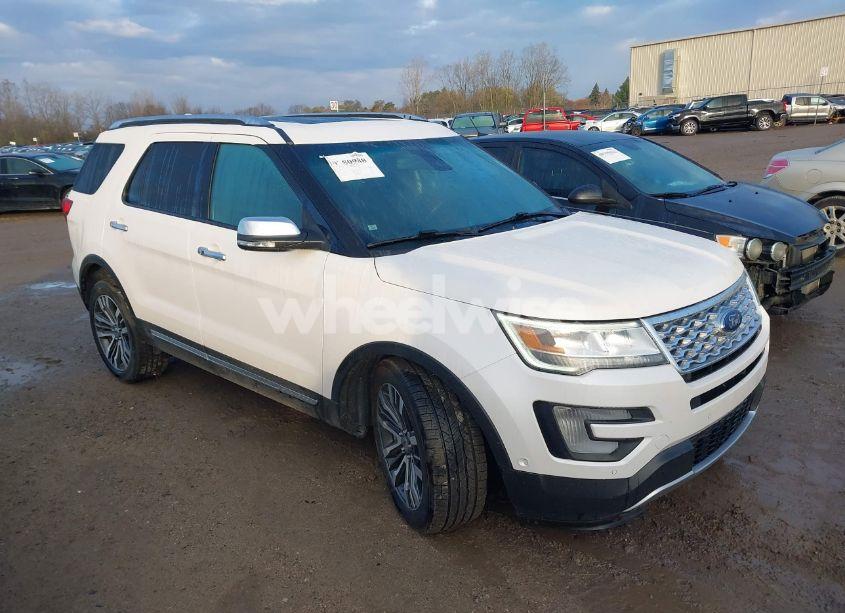 2017 Ford Explorer PLATINUM (VIN 1FM5K8HT4HGA57815) main photo
