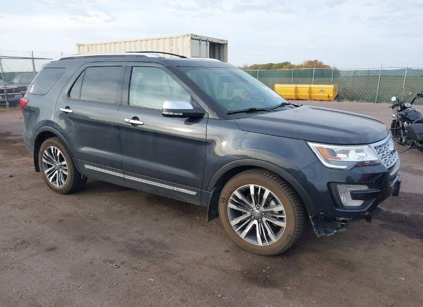 2017 Ford Explorer PLATINUM (VIN 1FM5K8HT4HGD02970) main photo