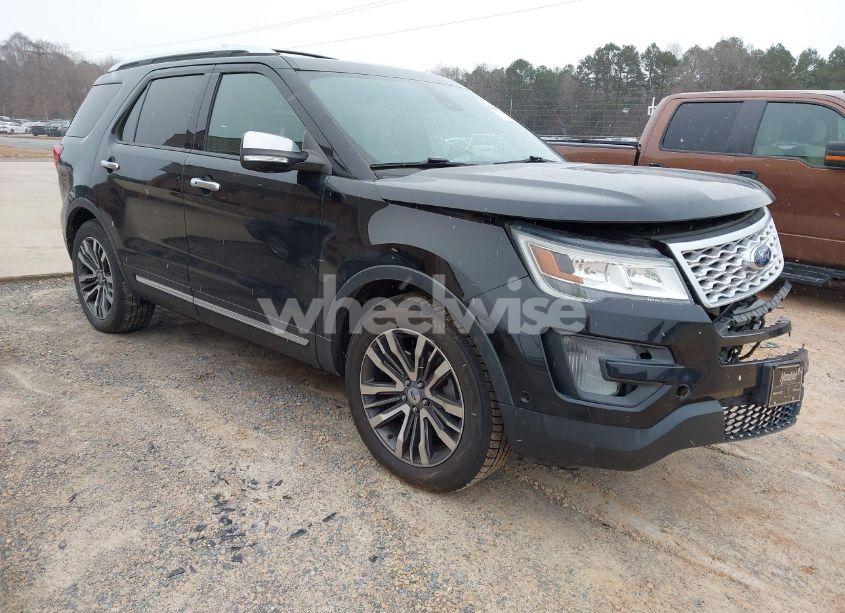 2017 Ford Explorer PLATINUM (VIN 1FM5K8HT4HGD71979) main photo