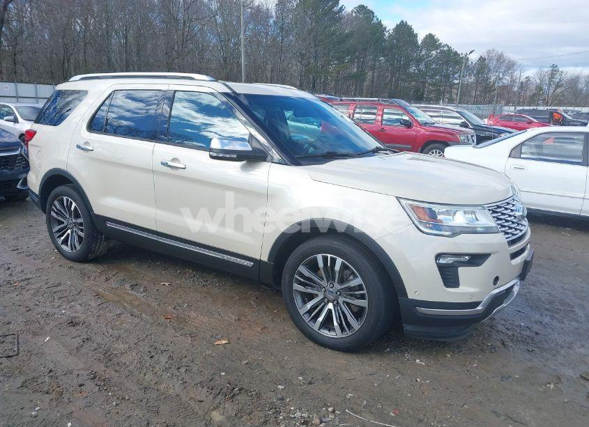 2018 Ford Explorer PLATINUM (VIN 1FM5K8HT5JGA24019) main photo