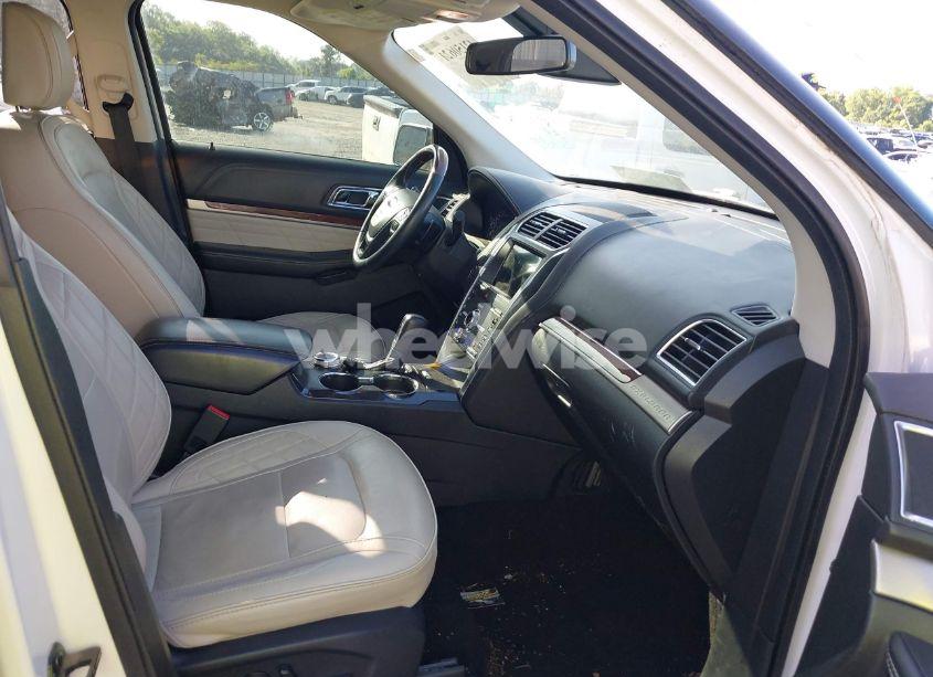 Photo 5 of 2019 Ford Explorer PLATINUM (VIN 1FM5K8HT5KGA58043)