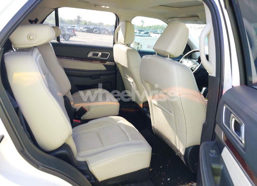 Photo 8 of 2019 Ford Explorer PLATINUM (VIN 1FM5K8HT5KGA58043)