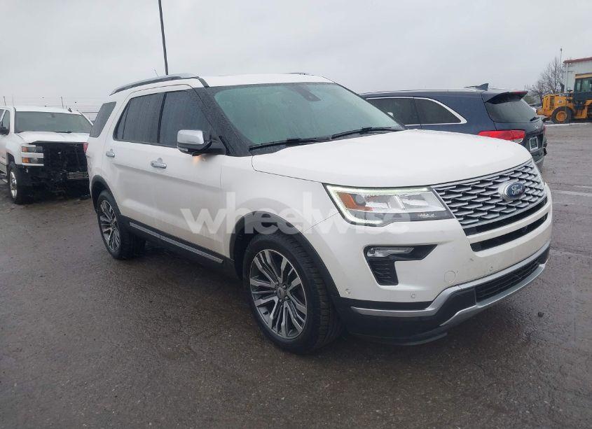 2019 Ford Explorer PLATINUM (VIN 1FM5K8HT5KGA95707) main photo