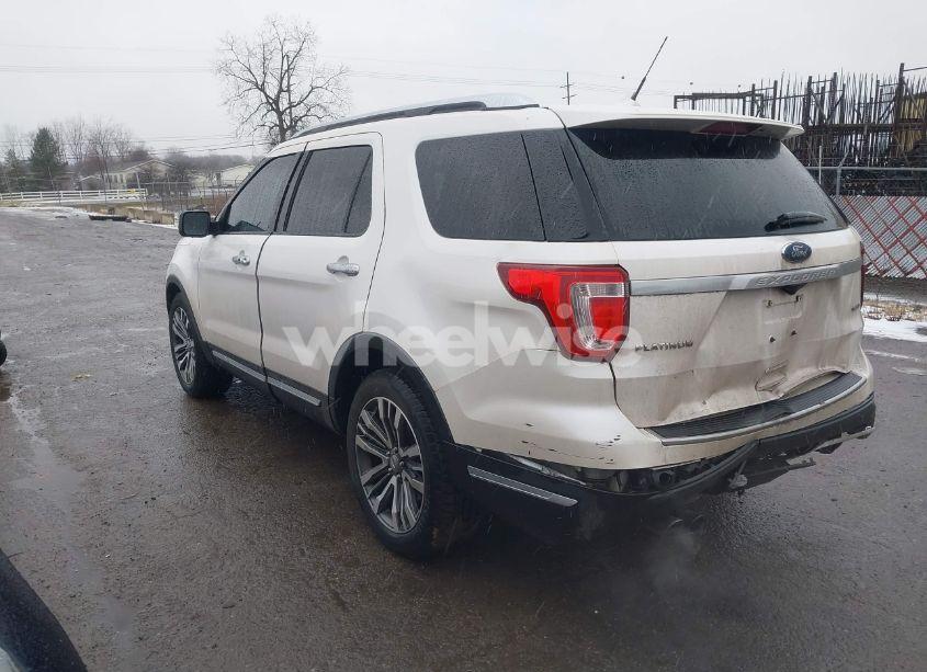 Photo 3 of 2019 Ford Explorer PLATINUM (VIN 1FM5K8HT5KGA95707)