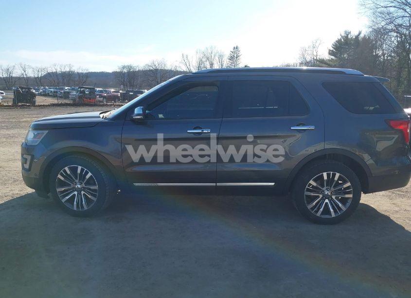 Photo 15 of 2016 Ford Explorer PLATINUM (VIN 1FM5K8HT6GGC21127)