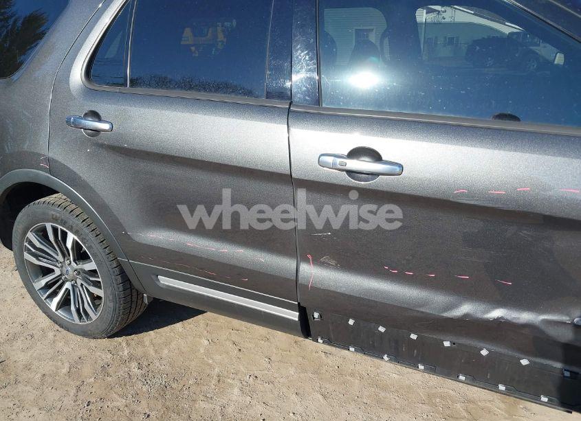 Photo 18 of 2016 Ford Explorer PLATINUM (VIN 1FM5K8HT6GGC21127)