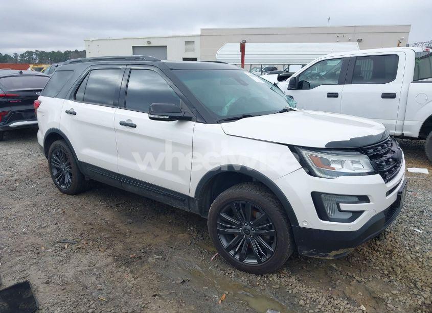 2016 Ford Explorer PLATINUM (VIN 1FM5K8HT7GGC02330) main photo
