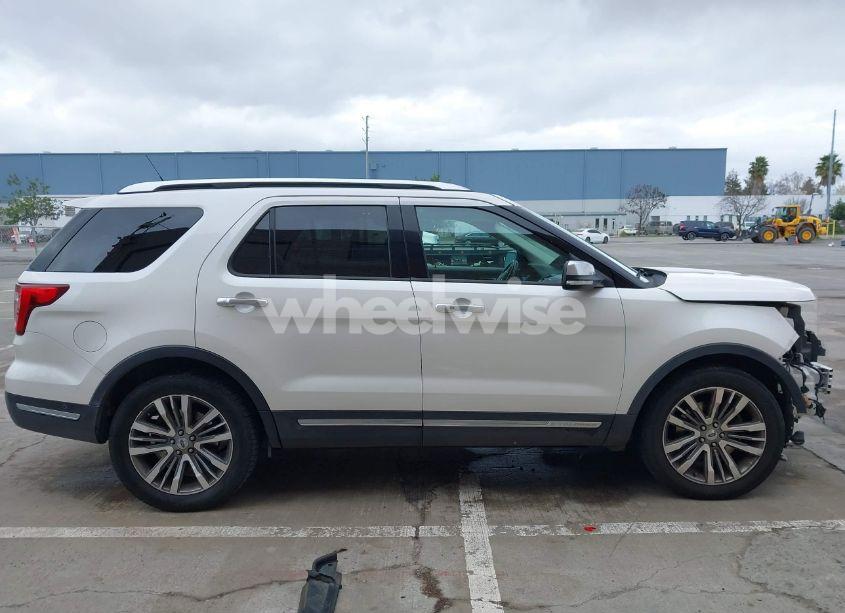 Photo 14 of 2018 Ford Explorer PLATINUM (VIN 1FM5K8HT7JGC00732)