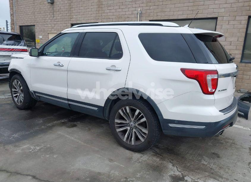 Photo 3 of 2018 Ford Explorer PLATINUM (VIN 1FM5K8HT7JGC00732)