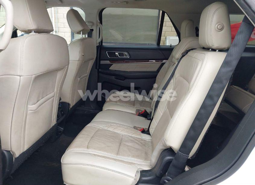 Photo 8 of 2018 Ford Explorer PLATINUM (VIN 1FM5K8HT7JGC00732)