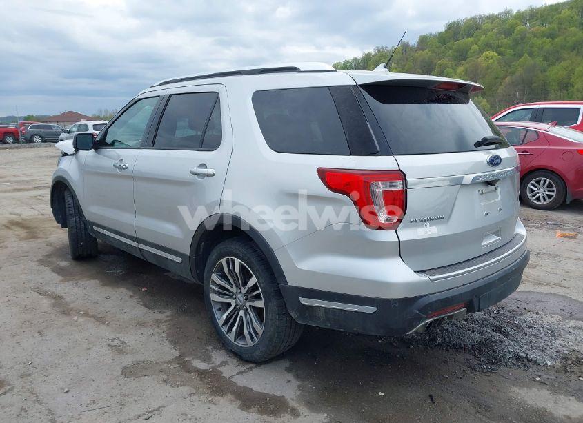 Photo 3 of 2019 Ford Explorer PLATINUM (VIN 1FM5K8HT7KGA06333)