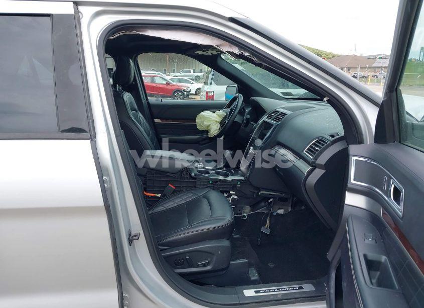 Photo 5 of 2019 Ford Explorer PLATINUM (VIN 1FM5K8HT7KGA06333)