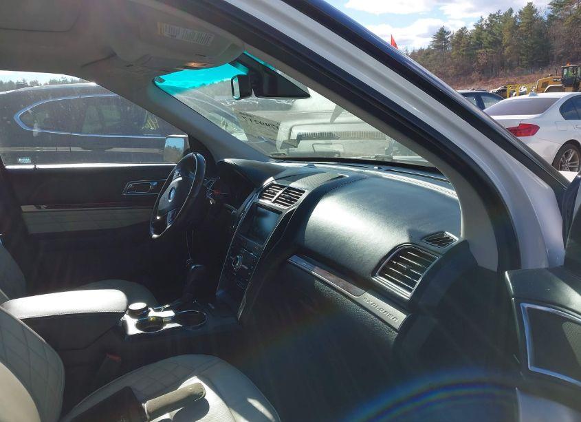 Photo 5 of 2016 Ford Explorer PLATINUM (VIN 1FM5K8HT8GGB25130)