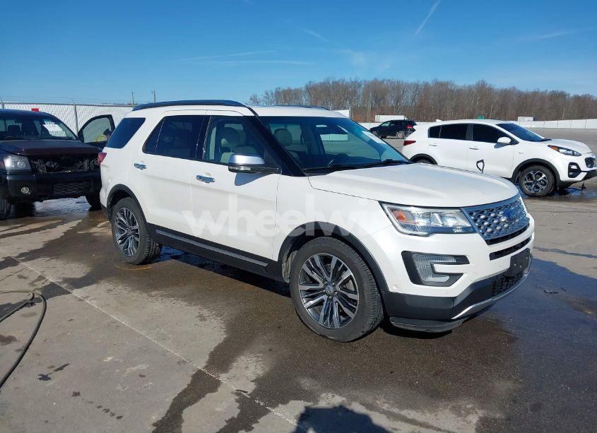2016 Ford Explorer PLATINUM (VIN 1FM5K8HT8GGB71055) main photo