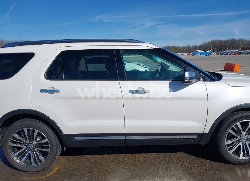 Photo 13 of 2016 Ford Explorer PLATINUM (VIN 1FM5K8HT8GGB71055)