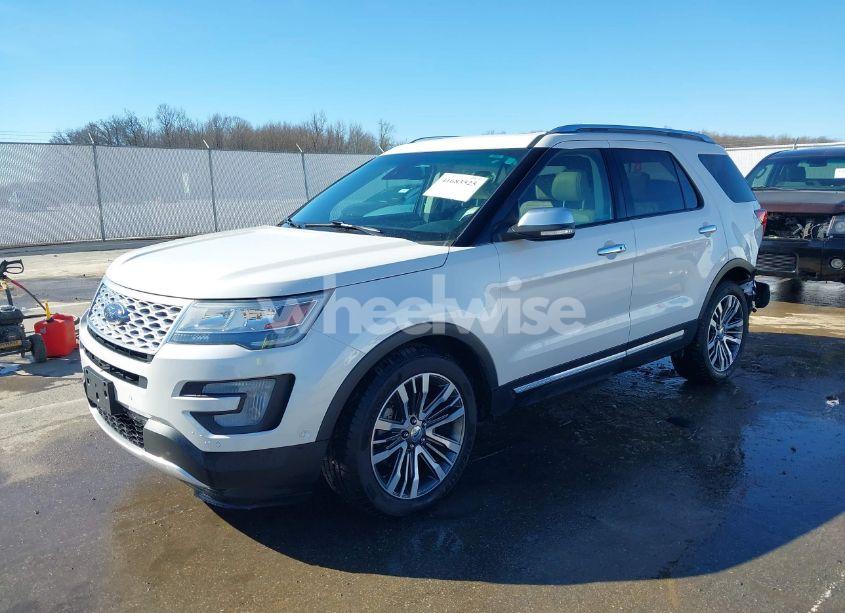 Photo 2 of 2016 Ford Explorer PLATINUM (VIN 1FM5K8HT8GGB71055)