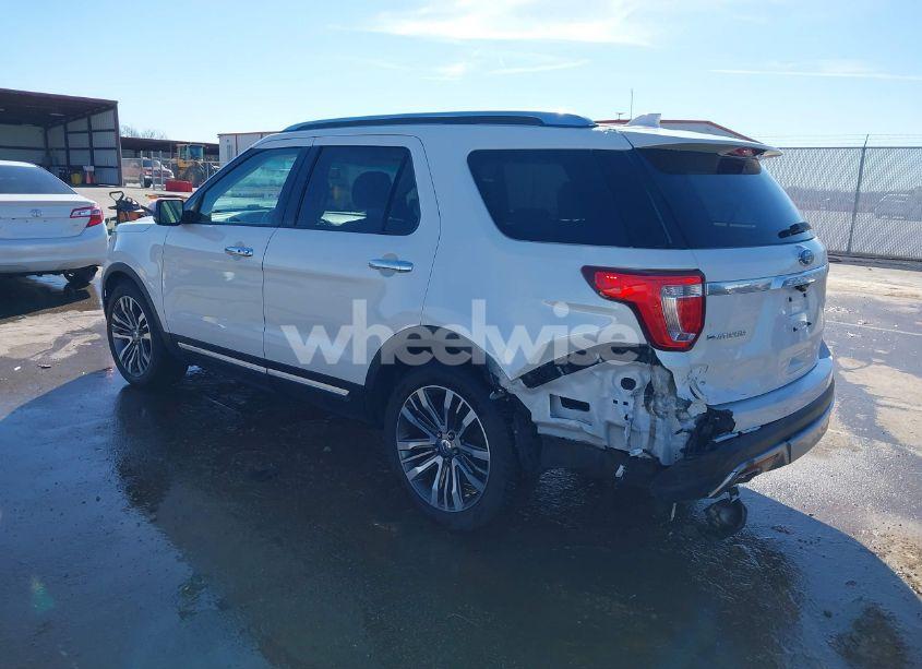 Photo 3 of 2016 Ford Explorer PLATINUM (VIN 1FM5K8HT8GGB71055)