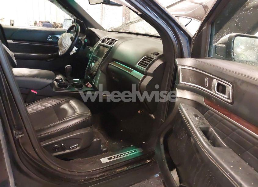 Photo 5 of 2016 Ford Explorer PLATINUM (VIN 1FM5K8HT9GGD25403)