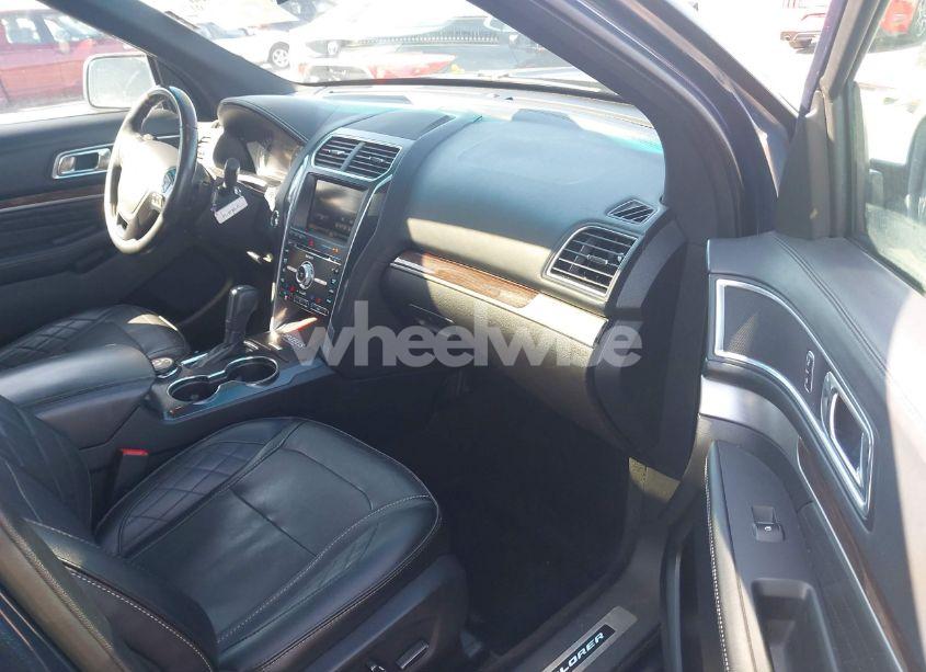 Photo 5 of 2016 Ford Explorer PLATINUM (VIN 1FM5K8HTXGGD09498)