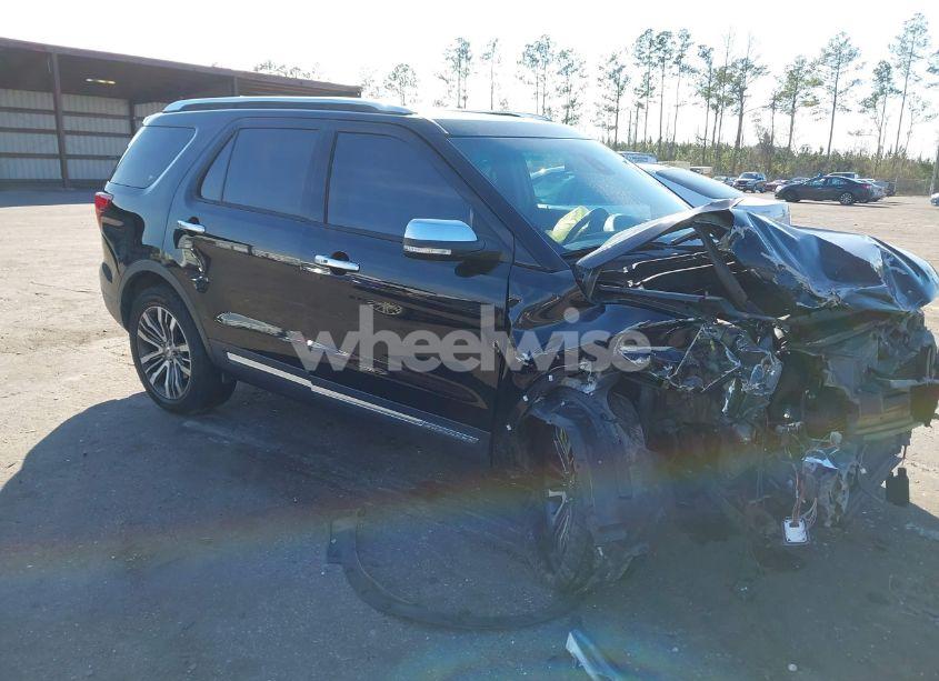 2017 Ford Explorer PLATINUM (VIN 1FM5K8HTXHGB60110) main photo
