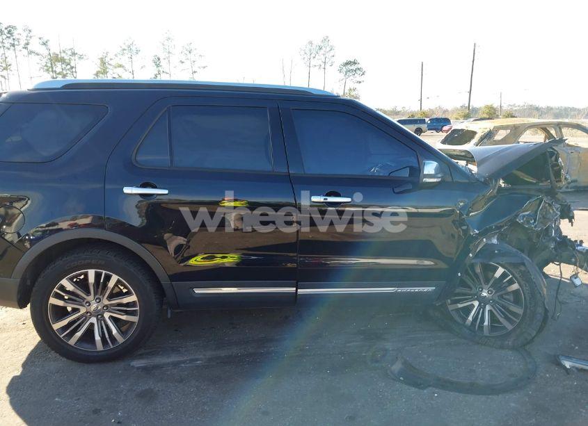 Photo 13 of 2017 Ford Explorer PLATINUM (VIN 1FM5K8HTXHGB60110)