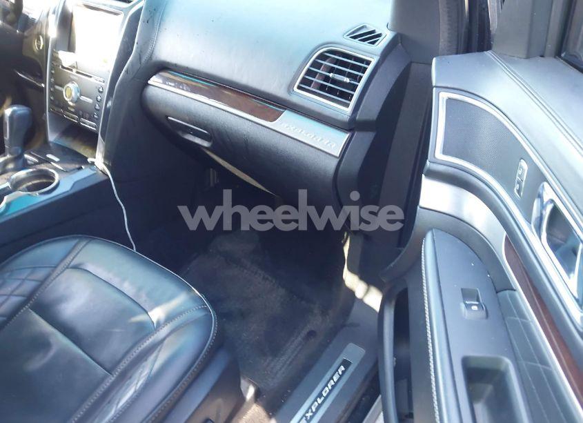 Photo 5 of 2017 Ford Explorer PLATINUM (VIN 1FM5K8HTXHGB60110)