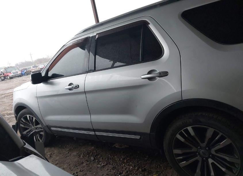 Photo 14 of 2017 Ford Explorer PLATINUM (VIN 1FM5K8HTXHGC58909)