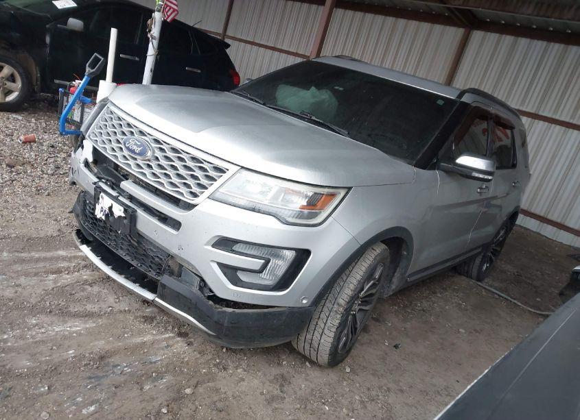 Photo 2 of 2017 Ford Explorer PLATINUM (VIN 1FM5K8HTXHGC58909)