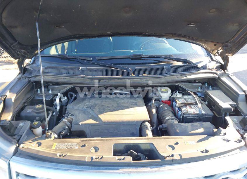 Photo 10 of 2017 Ford Explorer PLATINUM (VIN 1FM5K8HTXHGE32591)