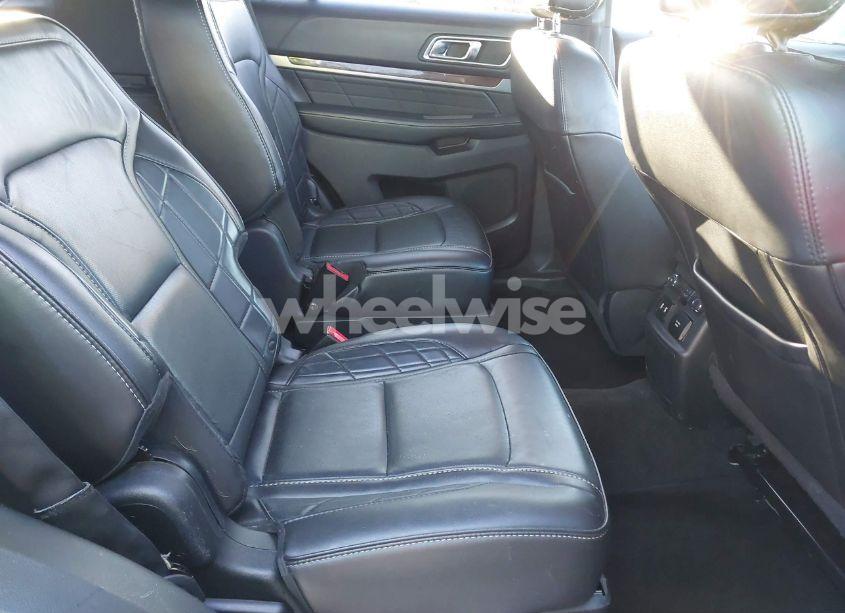 Photo 8 of 2017 Ford Explorer PLATINUM (VIN 1FM5K8HTXHGE32591)