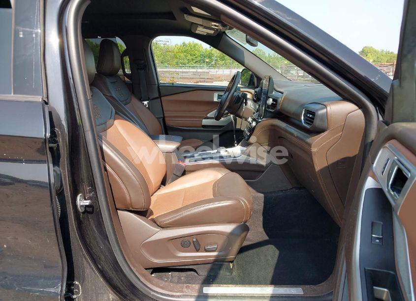 Photo 5 of 2021 Ford Explorer KING RANCH (VIN 1FM5K8LC3MGC33710)