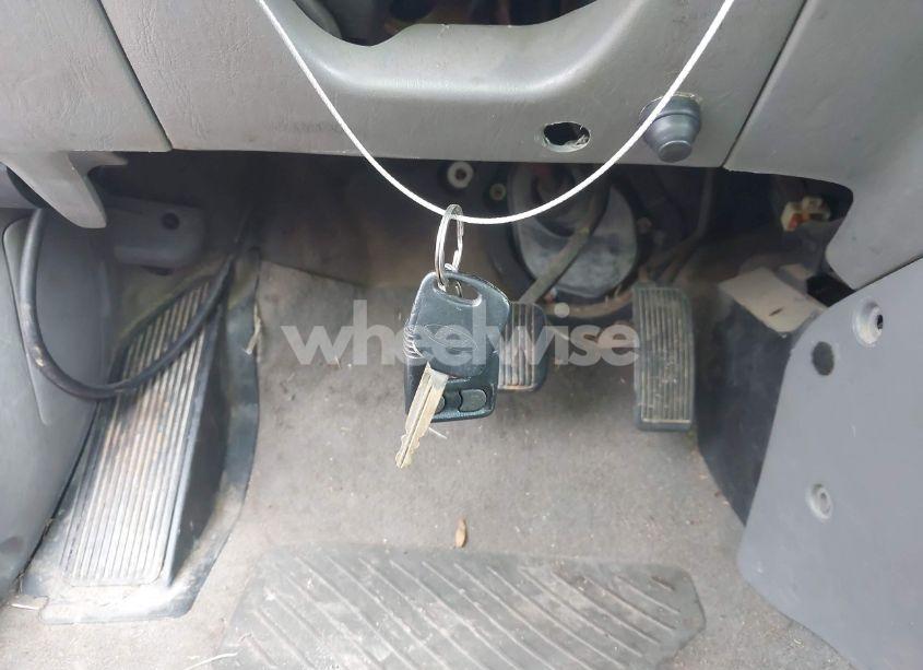 Photo 11 of 2001 Ford Escape XLS (VIN 1FMCU01121KE83520)