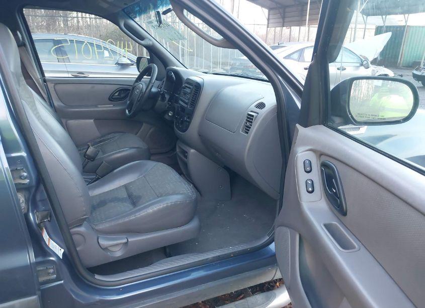 Photo 5 of 2001 Ford Escape XLS (VIN 1FMCU02101KE77939)